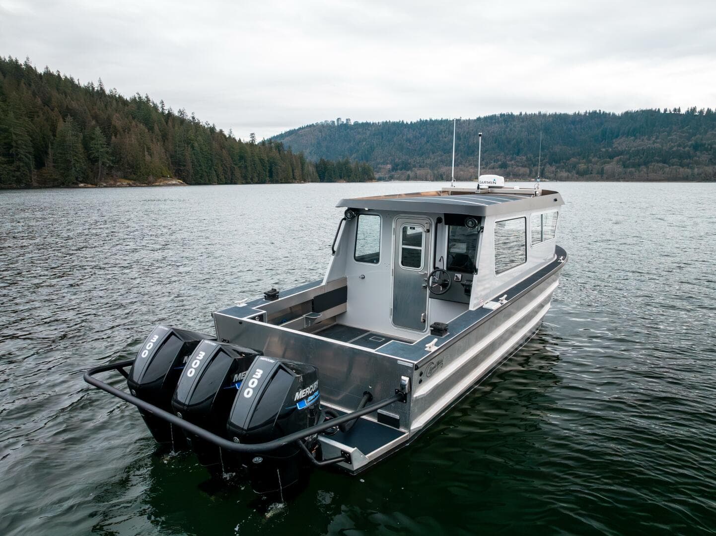 2023 Liquid Metal Maquinna Crew