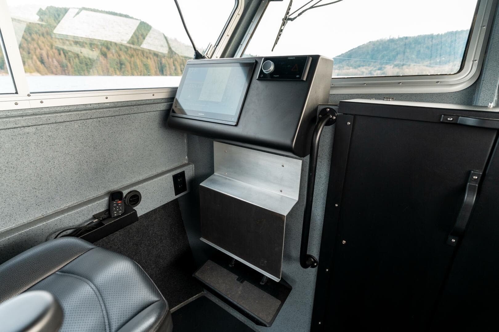 2023 Liquid Metal Maquinna Crew