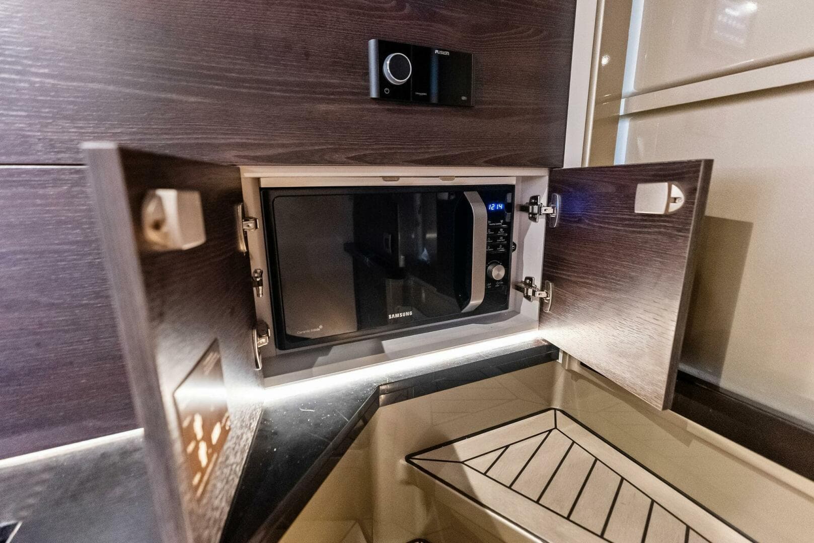 2022 Vanquish Yachts VQ45