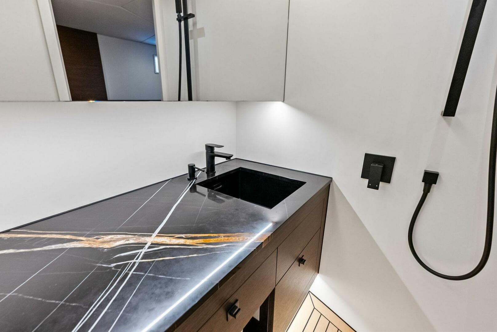 2022 Vanquish Yachts VQ45