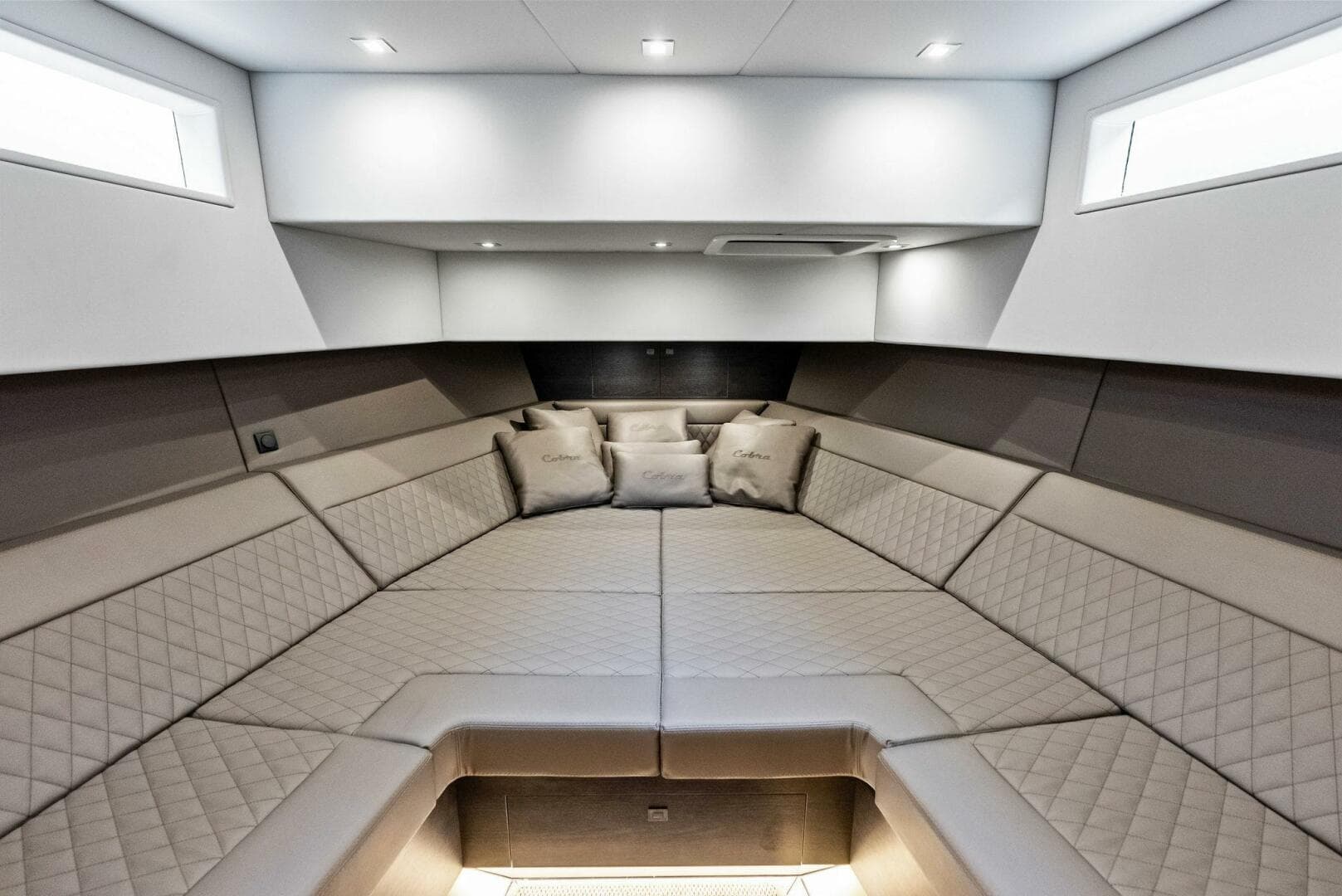 2022 Vanquish Yachts VQ45