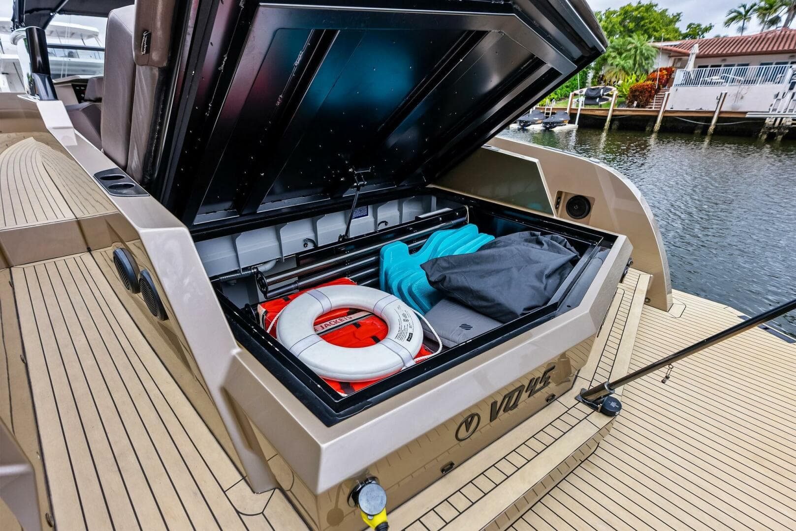 2022 Vanquish Yachts VQ45