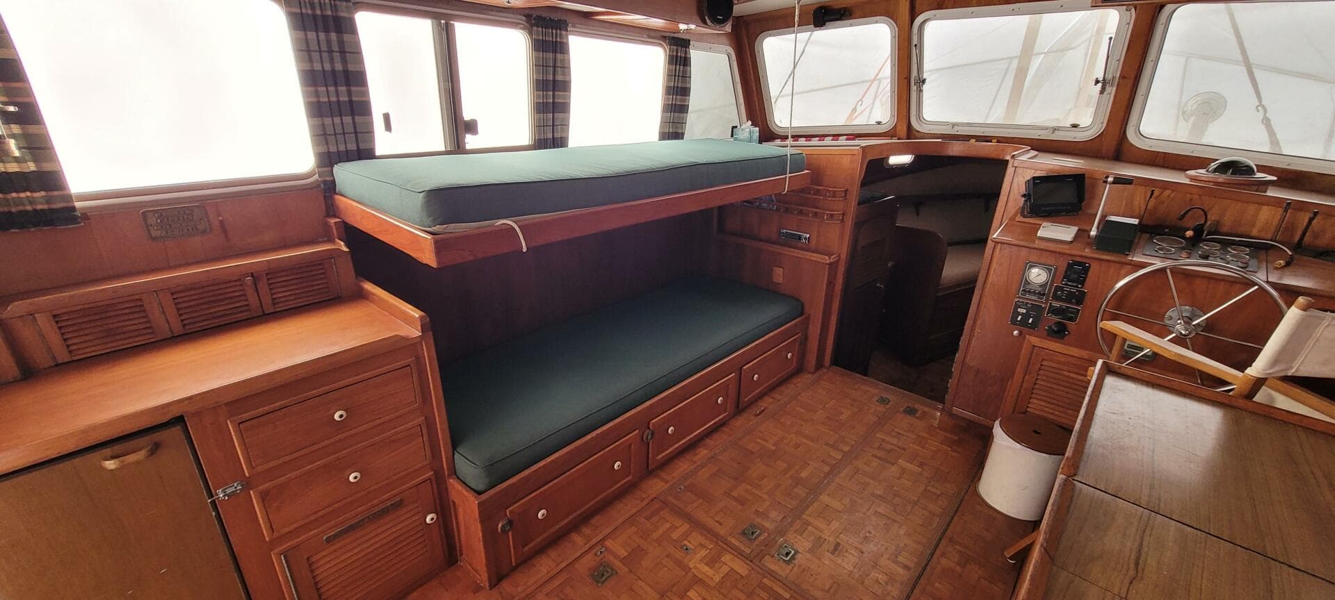 1985 Duffy Flybridge Cruiser