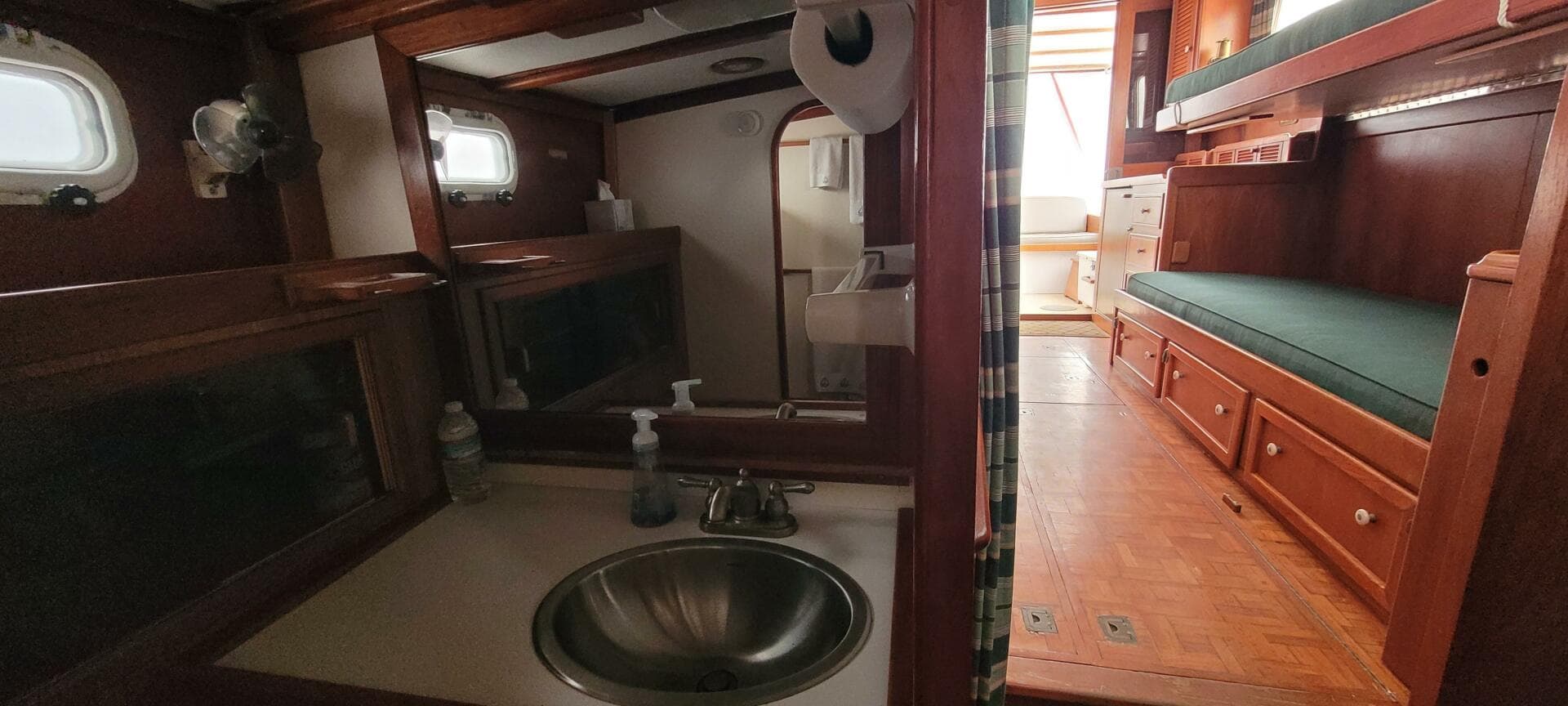 1985 Duffy Flybridge Cruiser