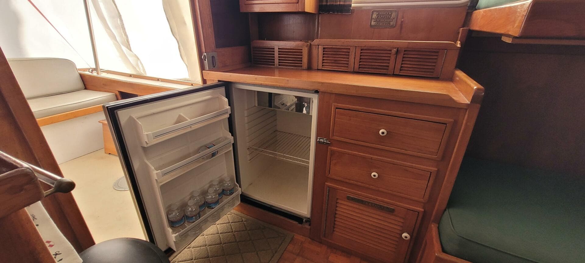 1985 Duffy Flybridge Cruiser