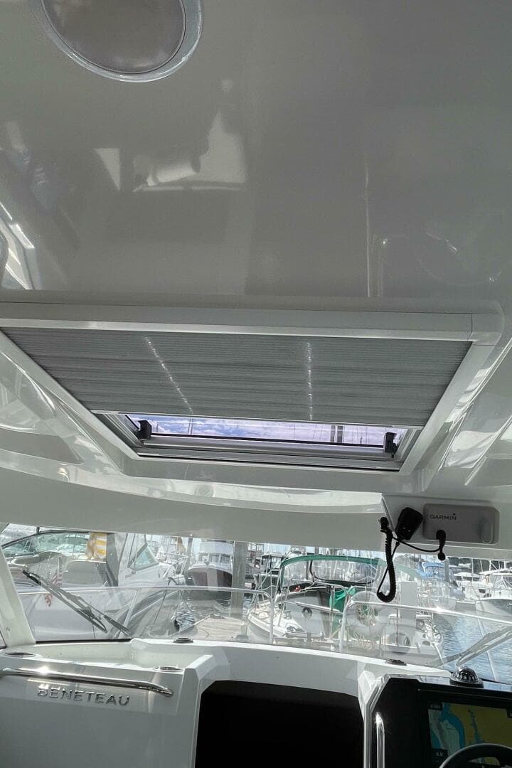 2023 Beneteau Antares 8