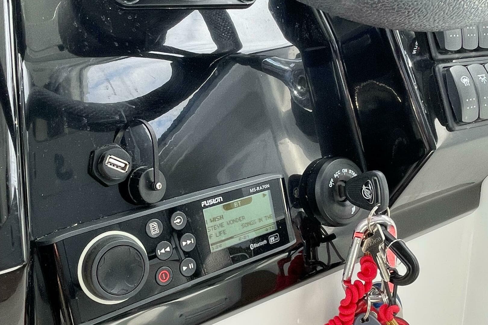 2023 Beneteau Antares 8