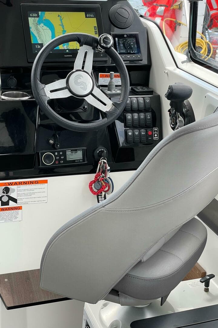 2023 Beneteau Antares 8