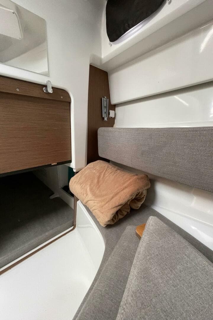 2023 Beneteau Antares 8