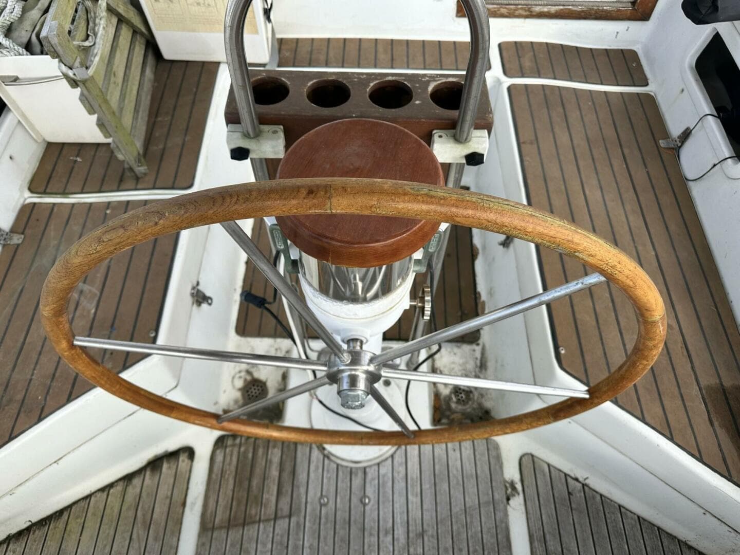 1986 Slocum Pilothouse 43