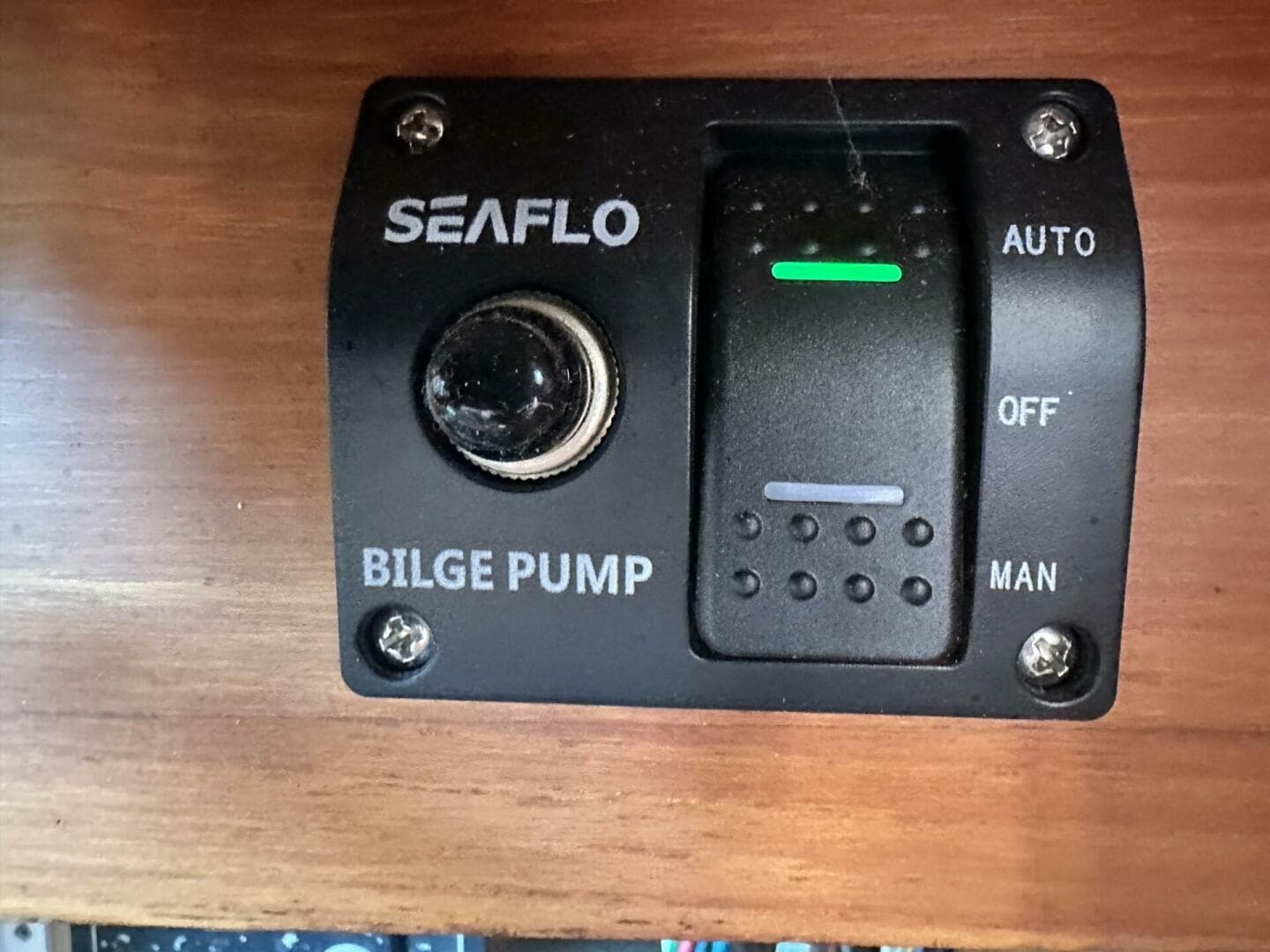 1986 Slocum Pilothouse 43