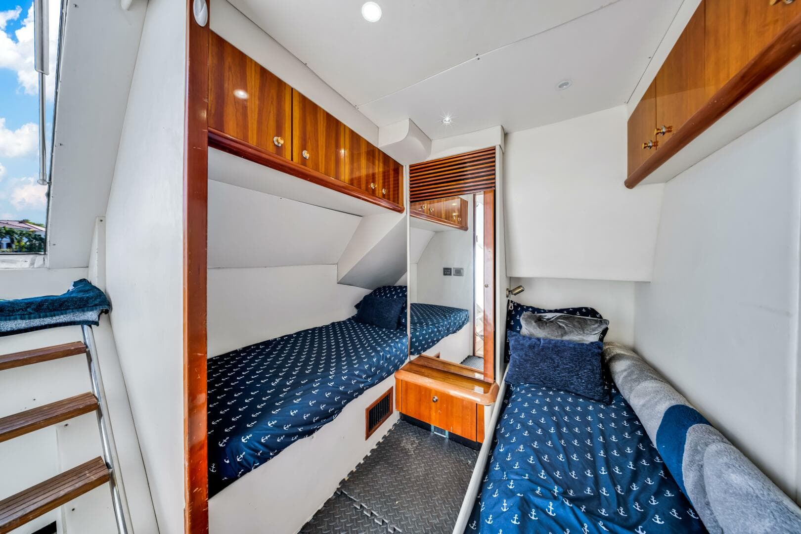 2003 Sunseeker 150 GT - Cabin