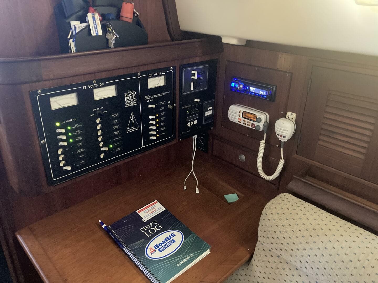 1999 Island Packet 350