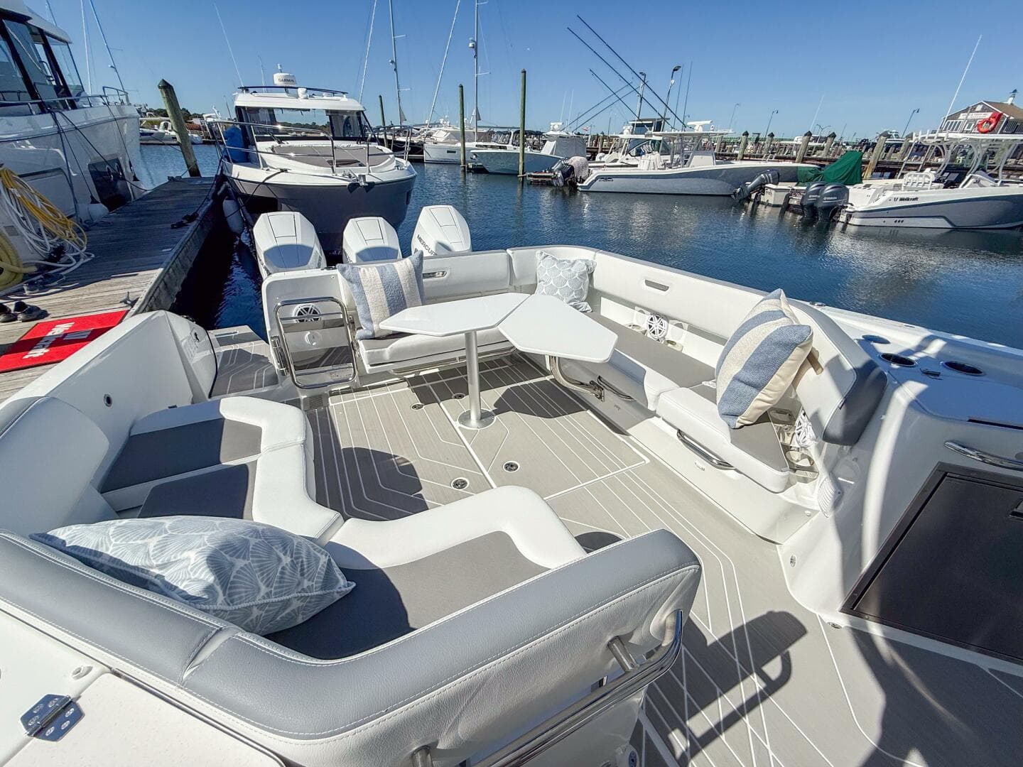 2026 Wellcraft 38 T-Top