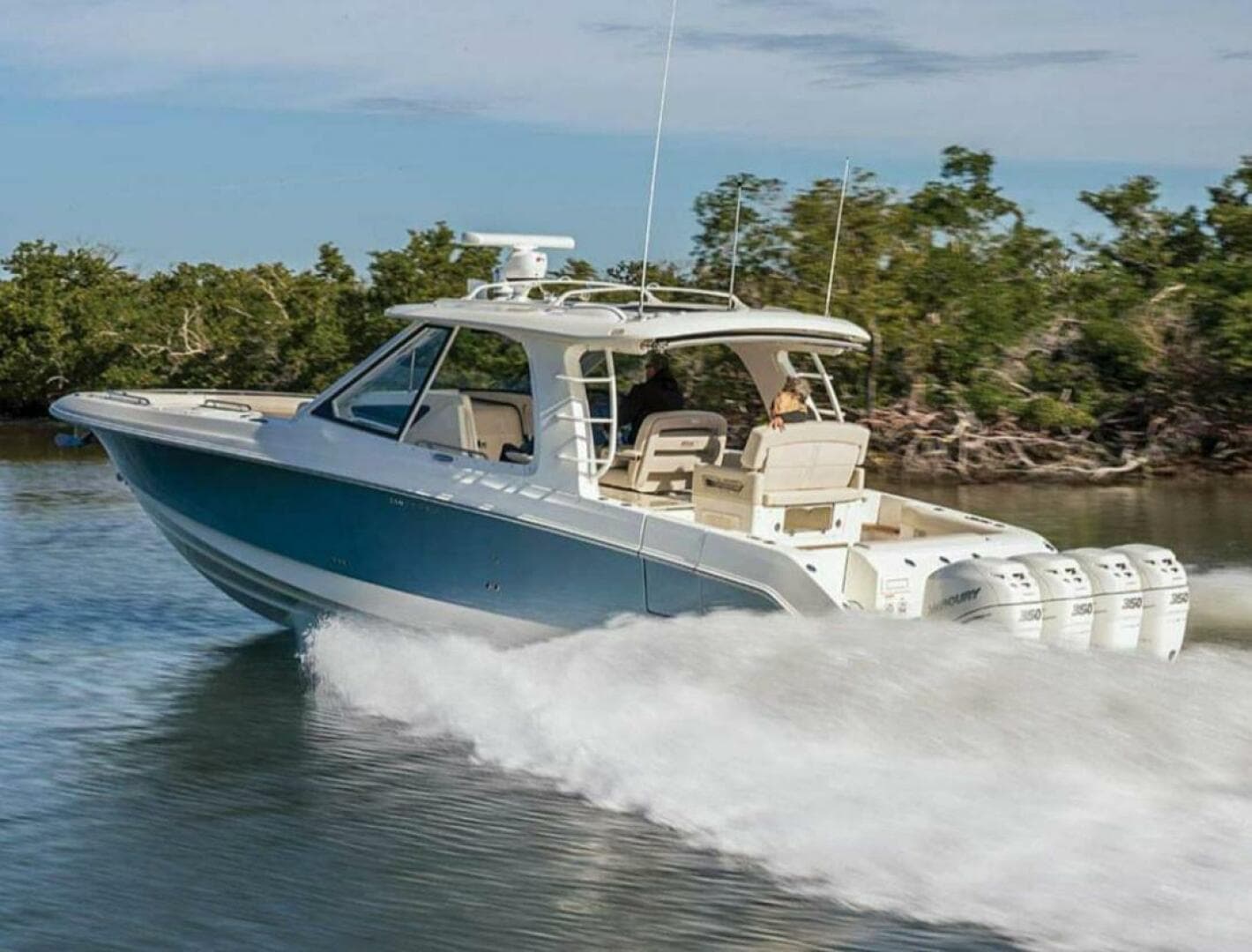 2021 Boston Whaler Realm 380