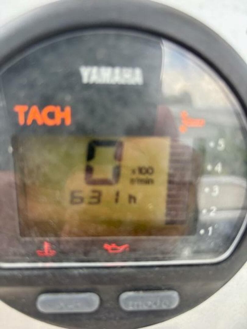 Yamaha tachometer displaying 631 hours on a Release 208 RX, 2016 model.