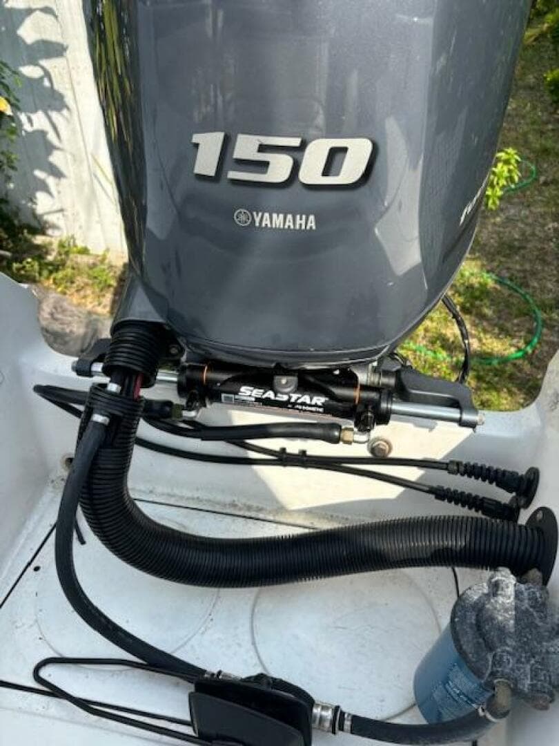 Yamaha 150 outboard motor on a 2016 Release 208 RX boat with SeaStar hydraulic steering.