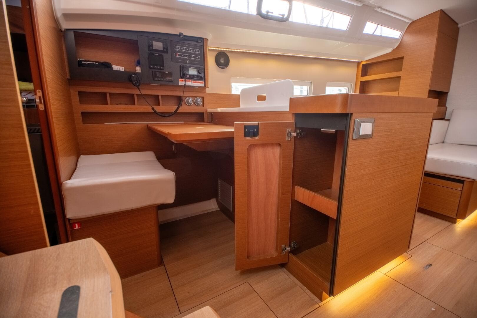 2023 Jeanneau Sun Odyssey 410