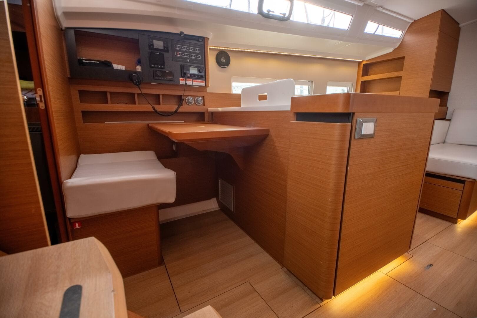 2023 Jeanneau Sun Odyssey 410