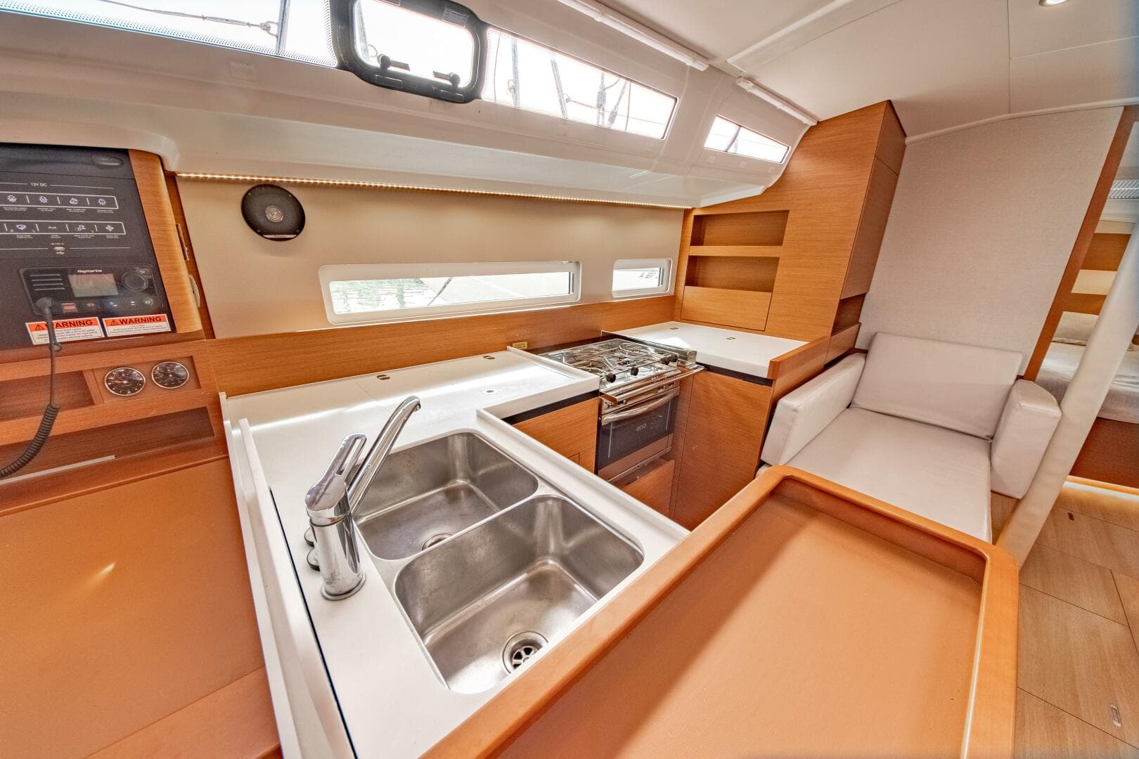 2023 Jeanneau Sun Odyssey 410