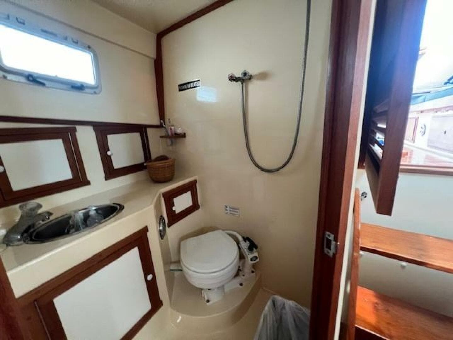 1989 Blue Seas Flybridge Cruiser