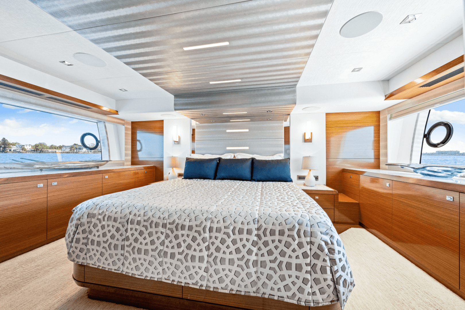 2018 Ocean Alexander 70E