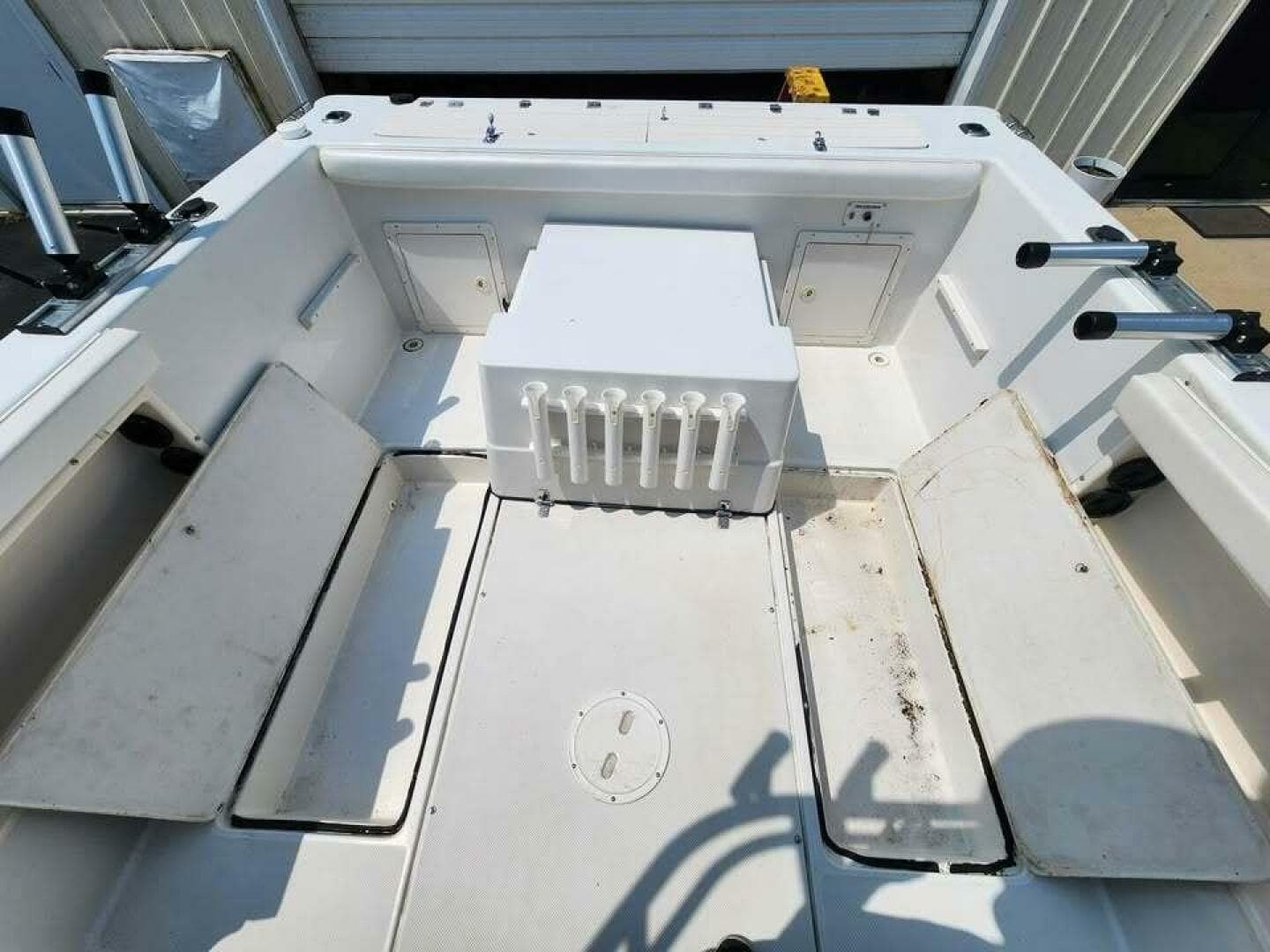 2000 Seaswirl Striper Striper 2600 WA