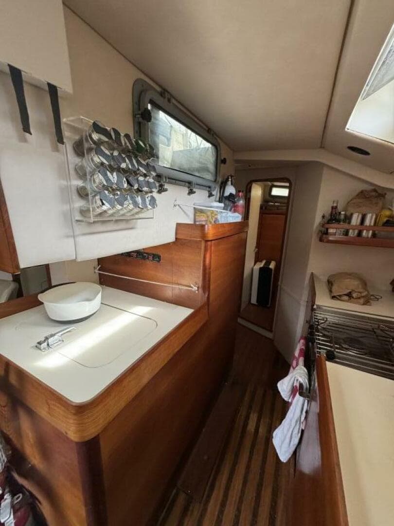 1994 Sundeer 64 PILOTHOUSE CUTTER