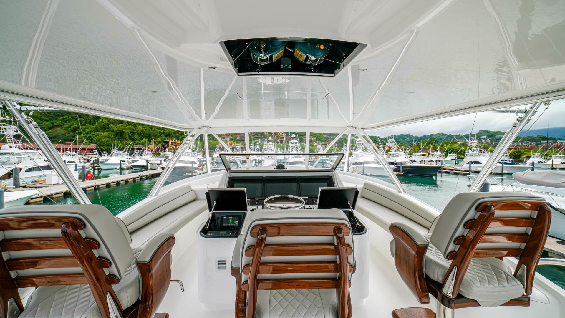 2023 Viking 73 Convertible "Free Spool" - Helm