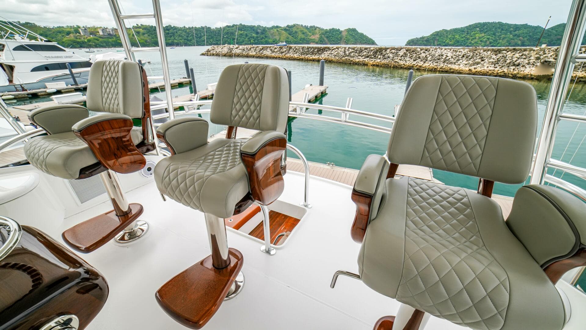 2023 Viking 73 Convertible "Free Spool" - Helm