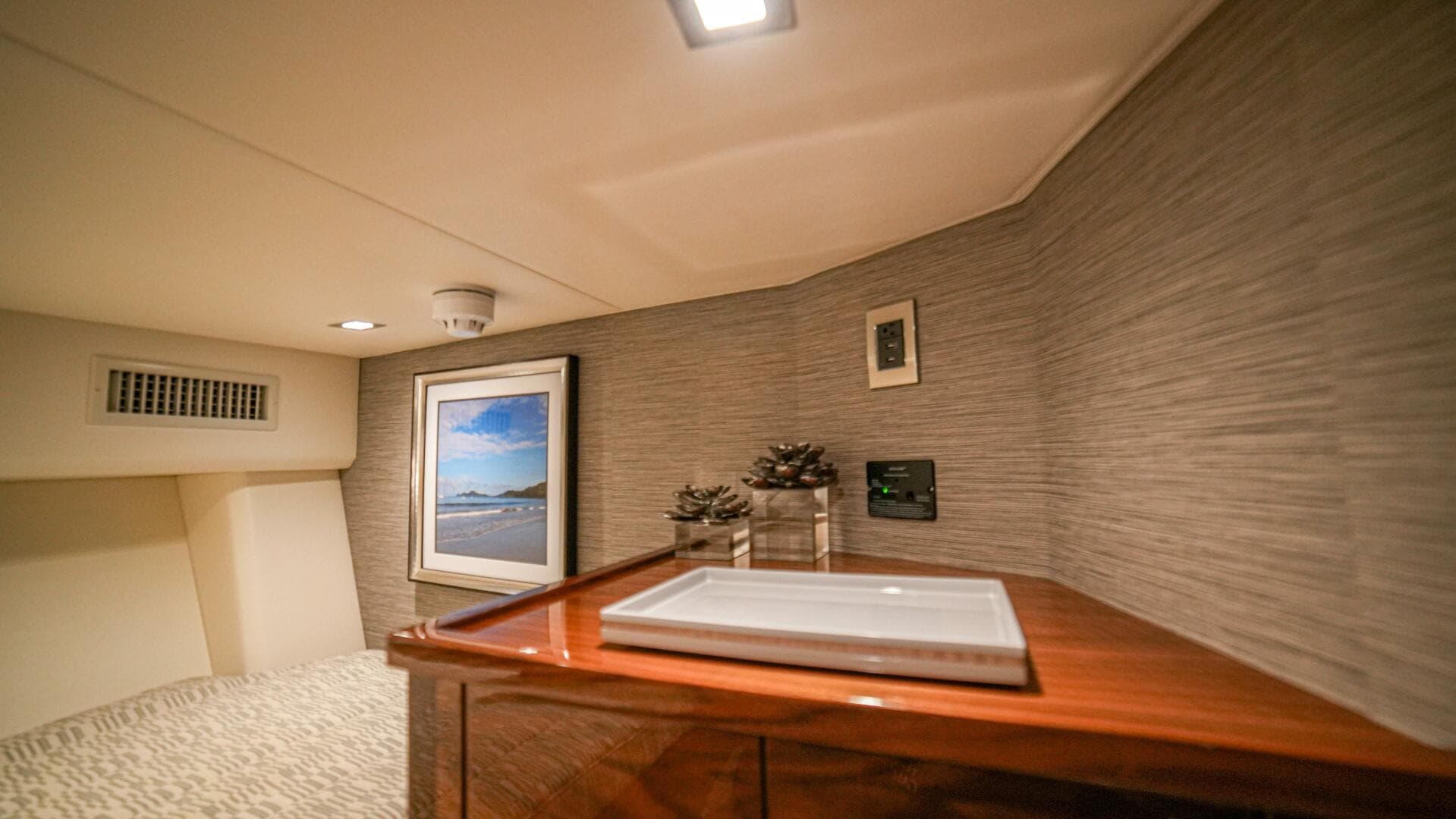 2023 Viking 73 Convertible "Free Spool"