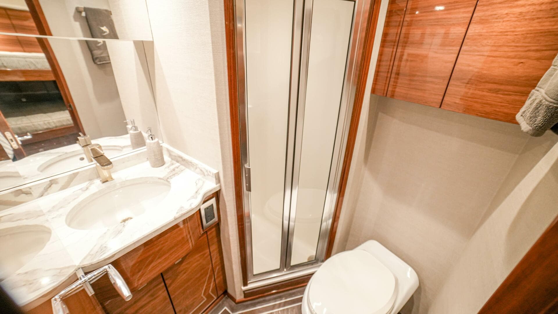 2023 Viking 73 Convertible "Free Spool" - Head