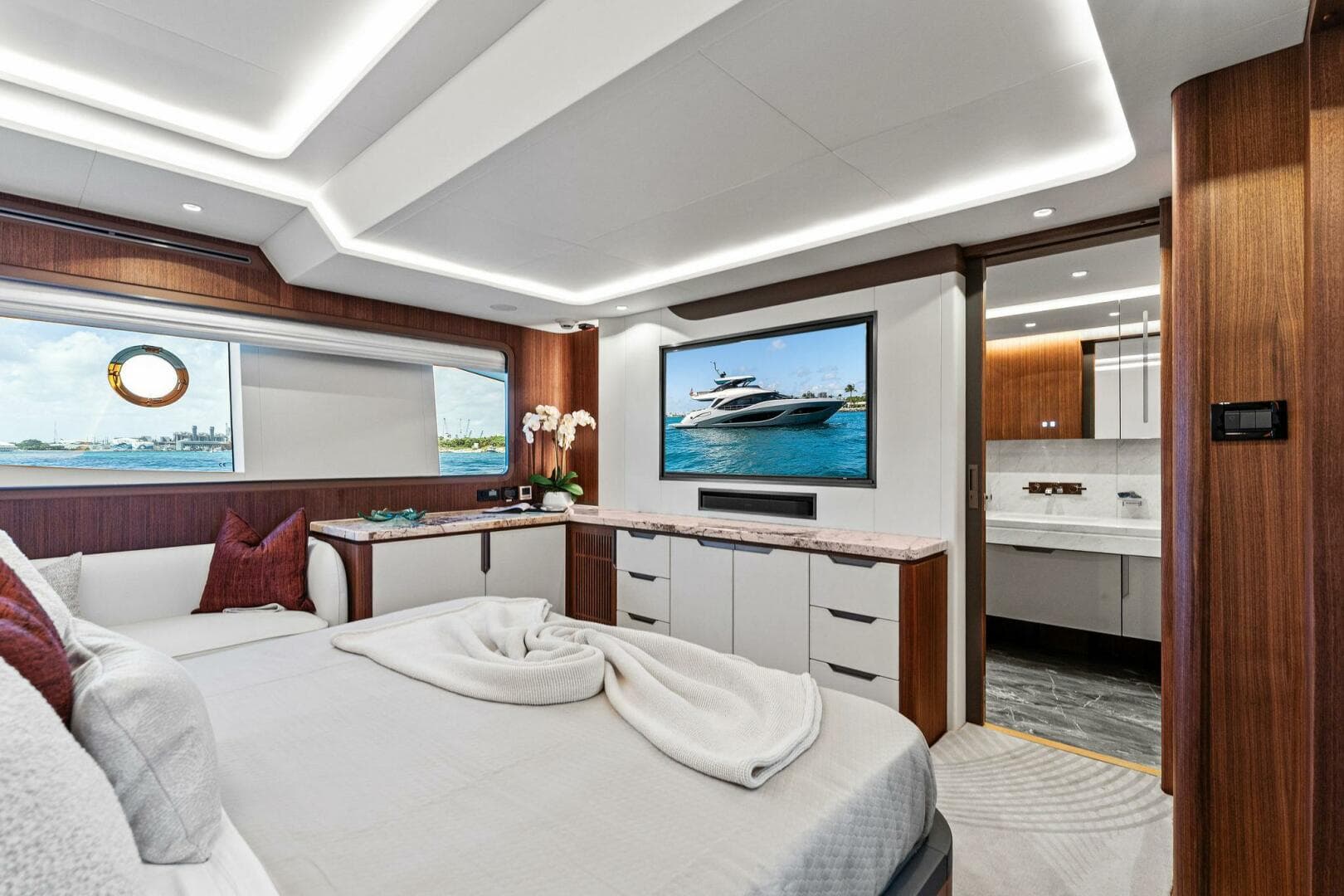 2026 Aquitalia Yachts Flybridge