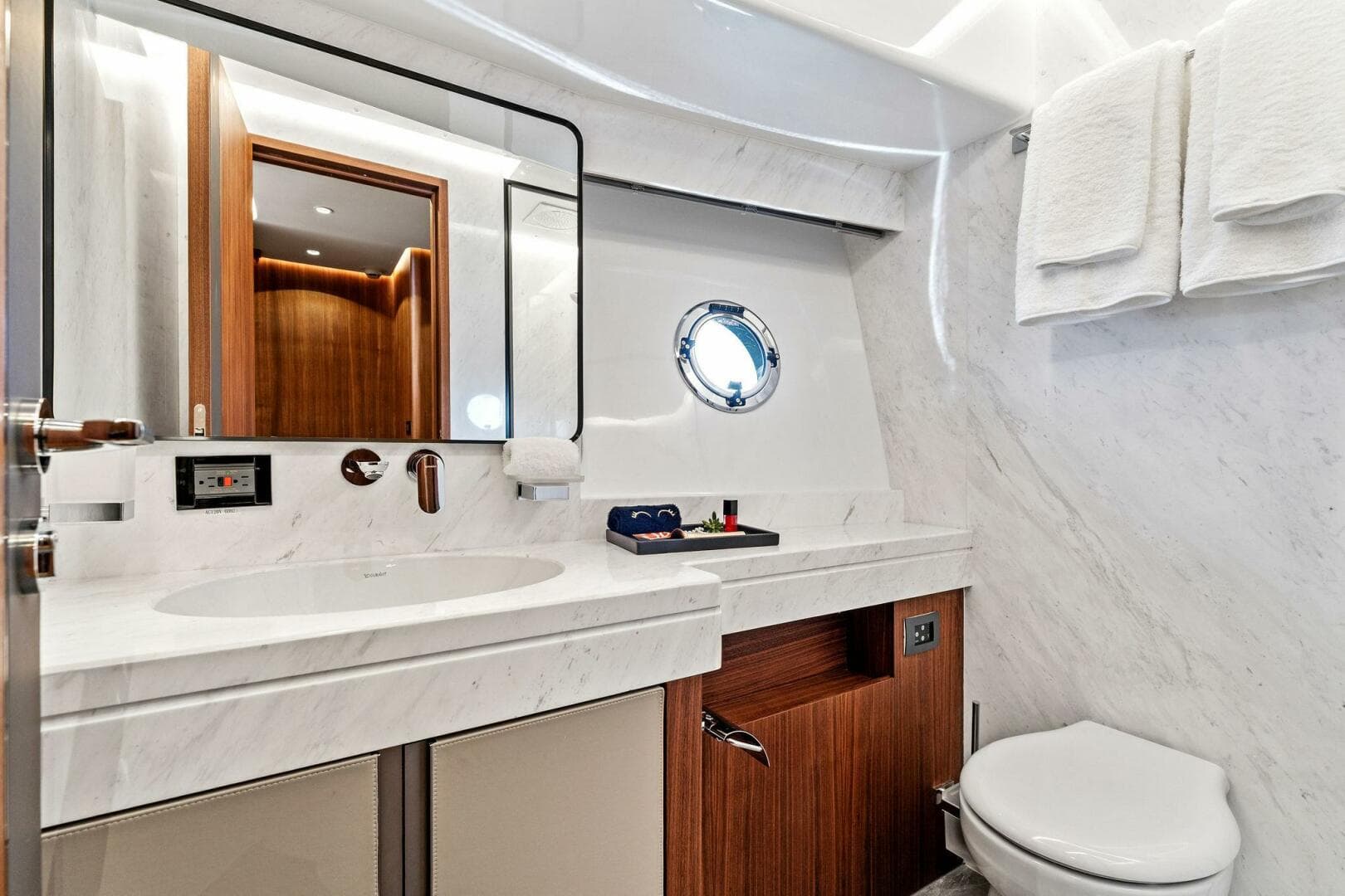 2026 Aquitalia Yachts Flybridge