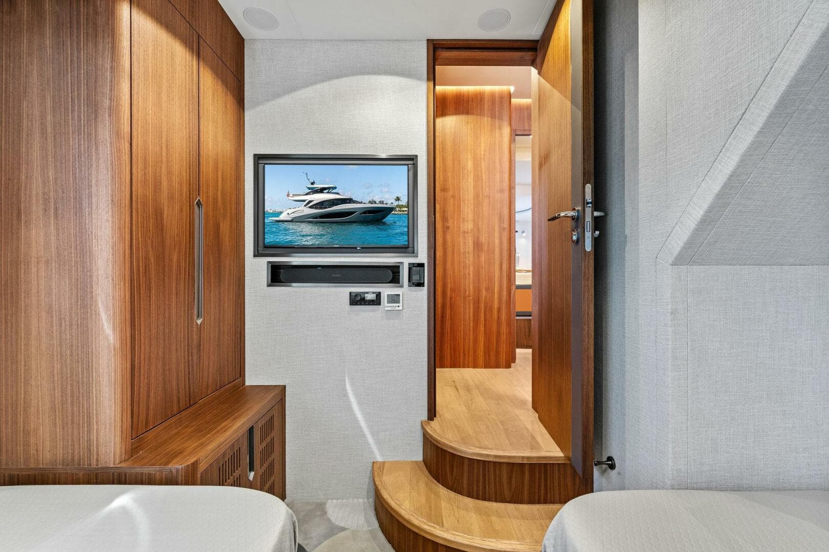 2026 Aquitalia Yachts Flybridge