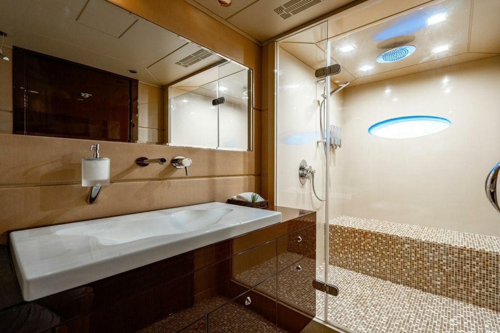 2011 Hargrave Tri Deck