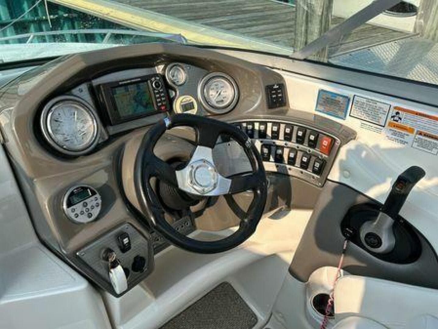 2012 Rinker 276 Captiva Cuddy