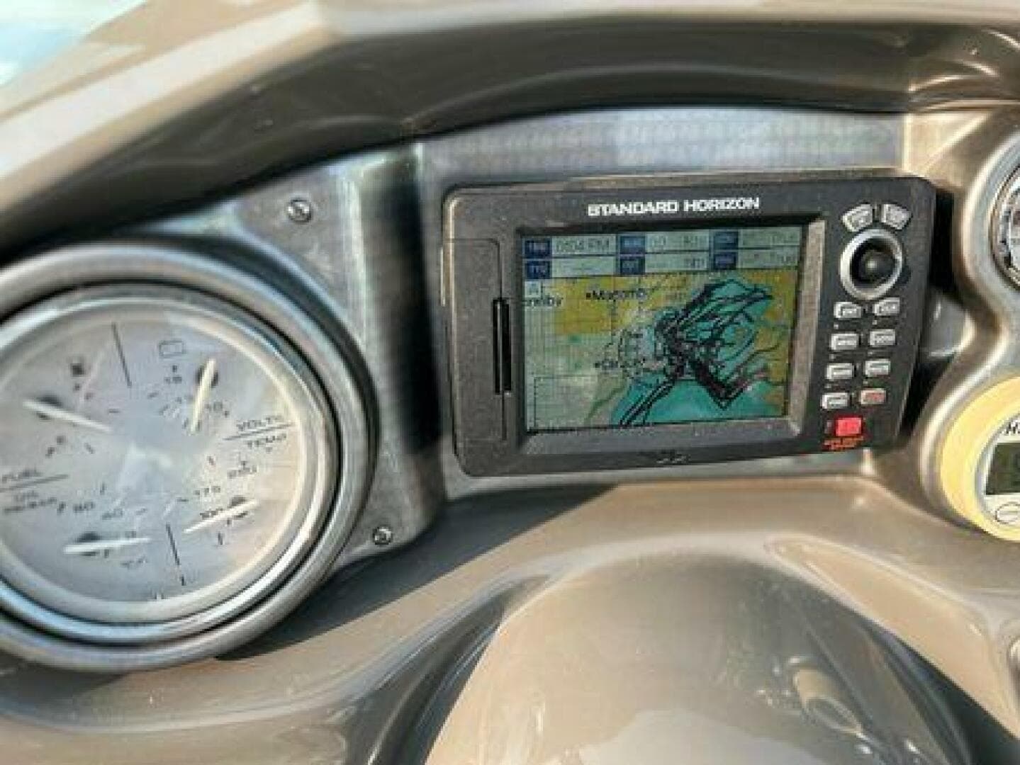 2012 Rinker 276 Captiva Cuddy