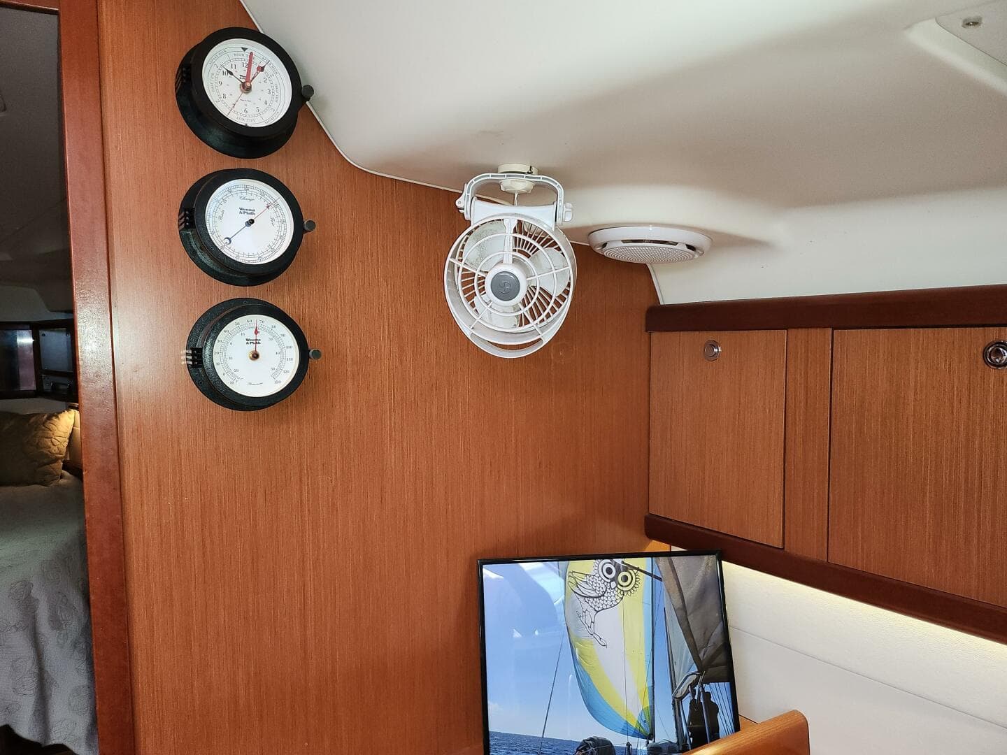 Main Salon Stb Forward