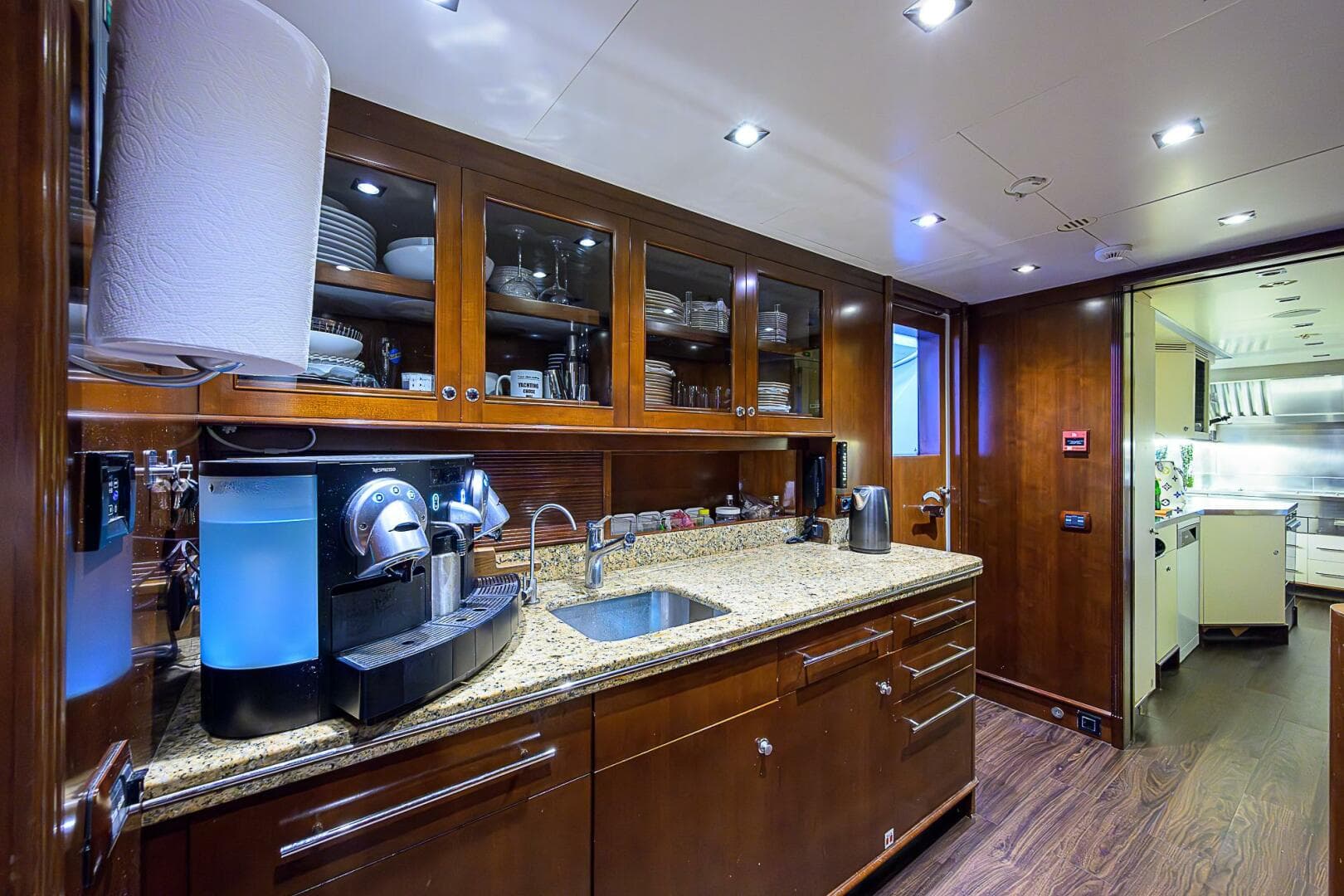 2005 Benetti Vision 145