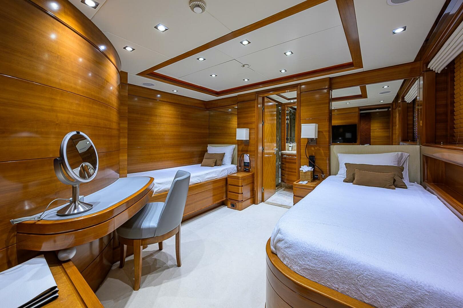 2005 Benetti Vision 145