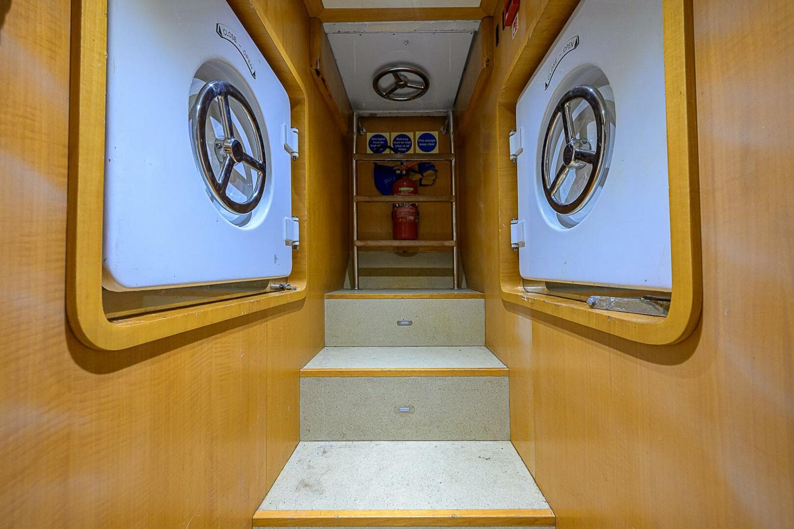 2005 Benetti Vision 145