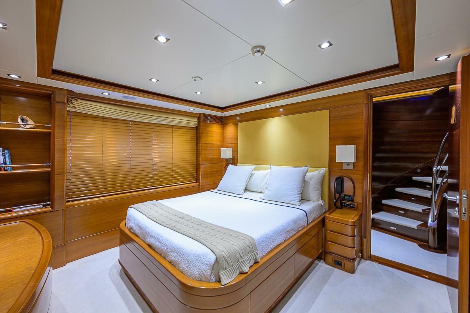 2005 Benetti Vision 145