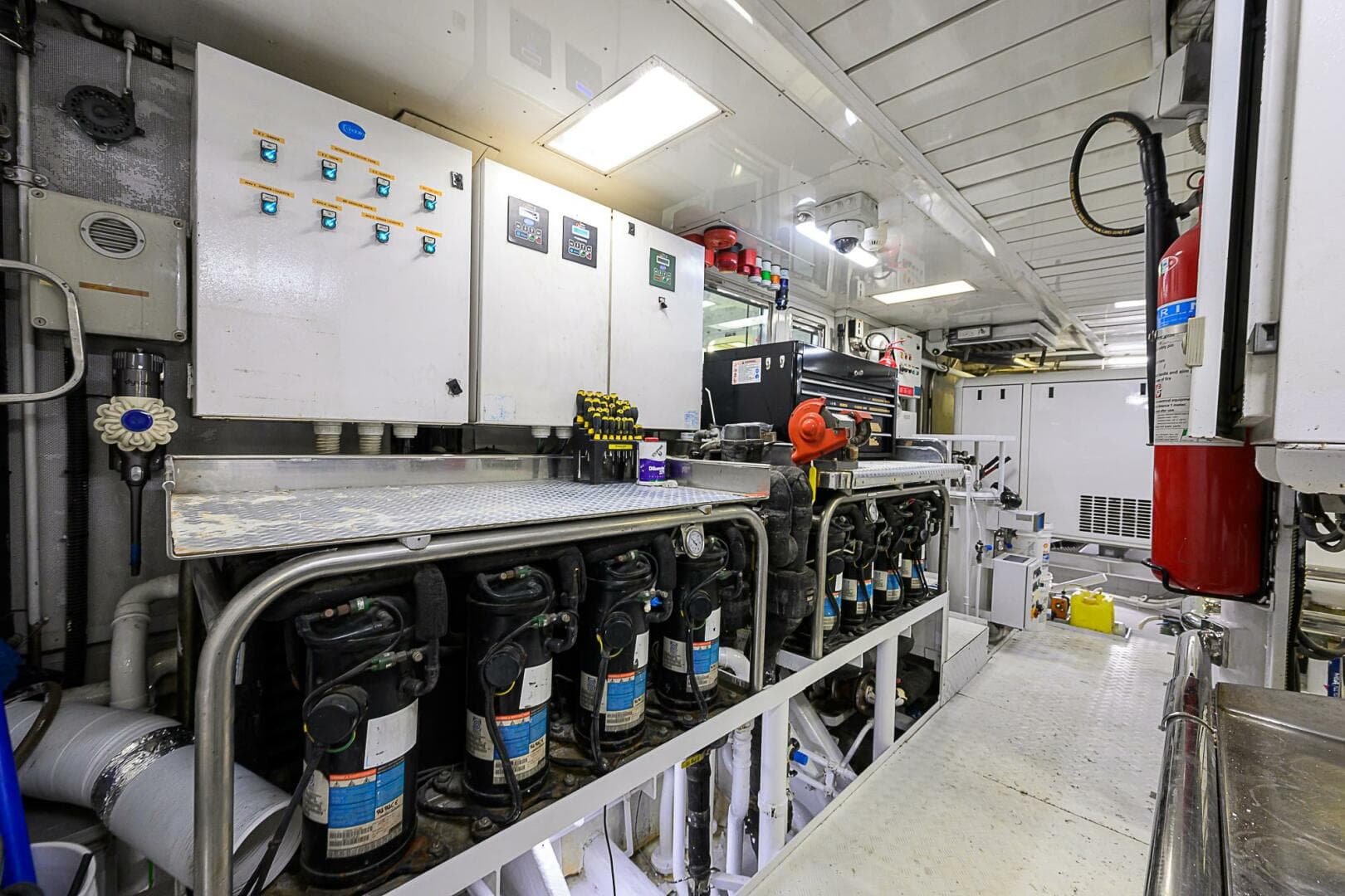 2005 Benetti Vision 145