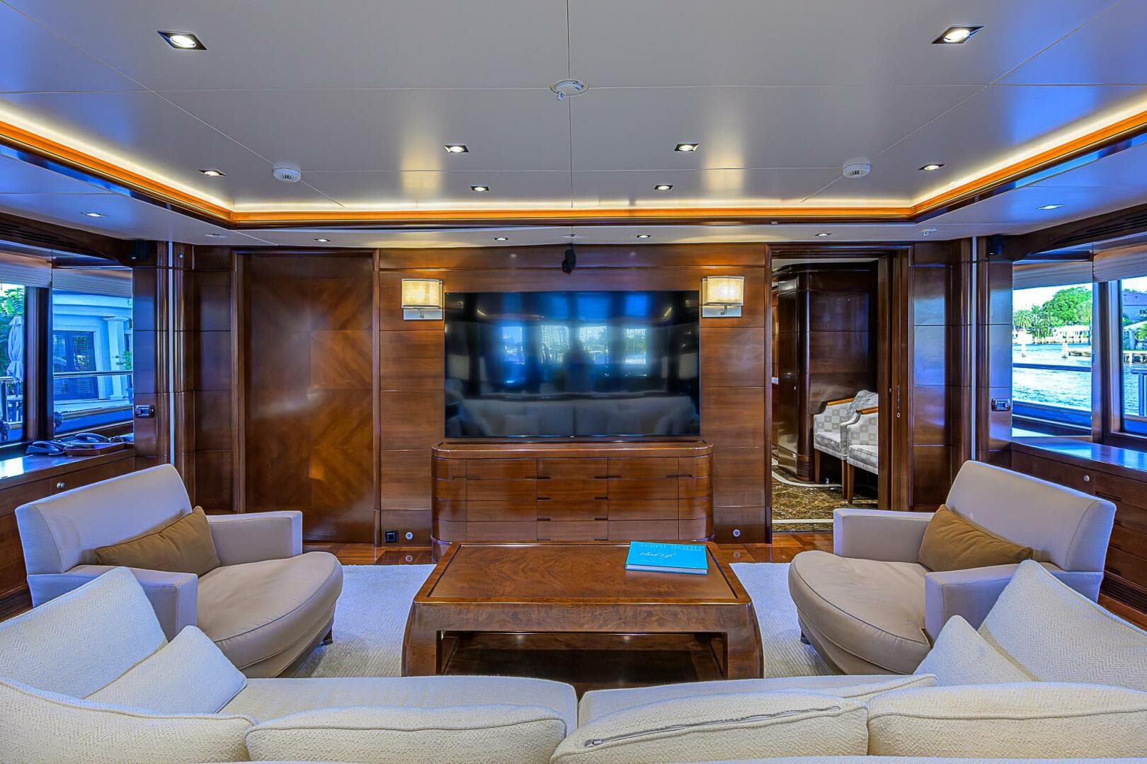 2005 Benetti Vision 145