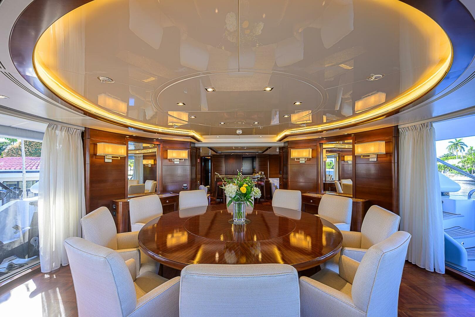 2005 Benetti Vision 145