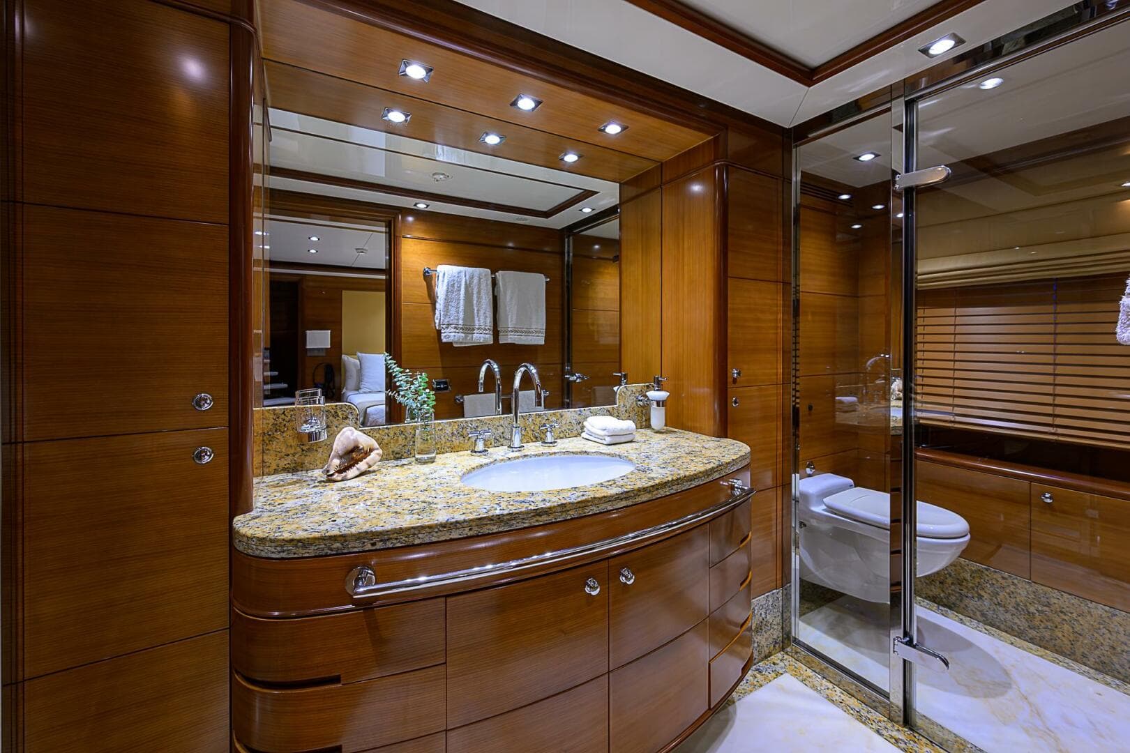 2005 Benetti Vision 145