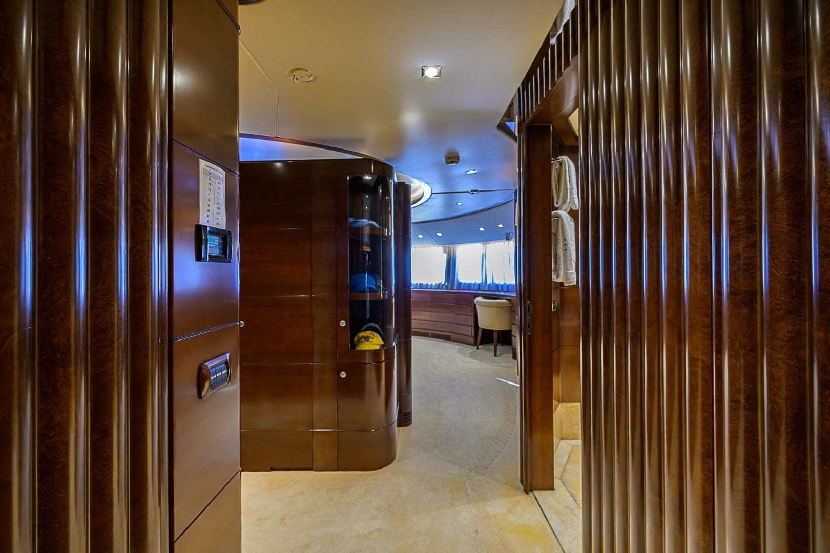2005 Benetti Vision 145
