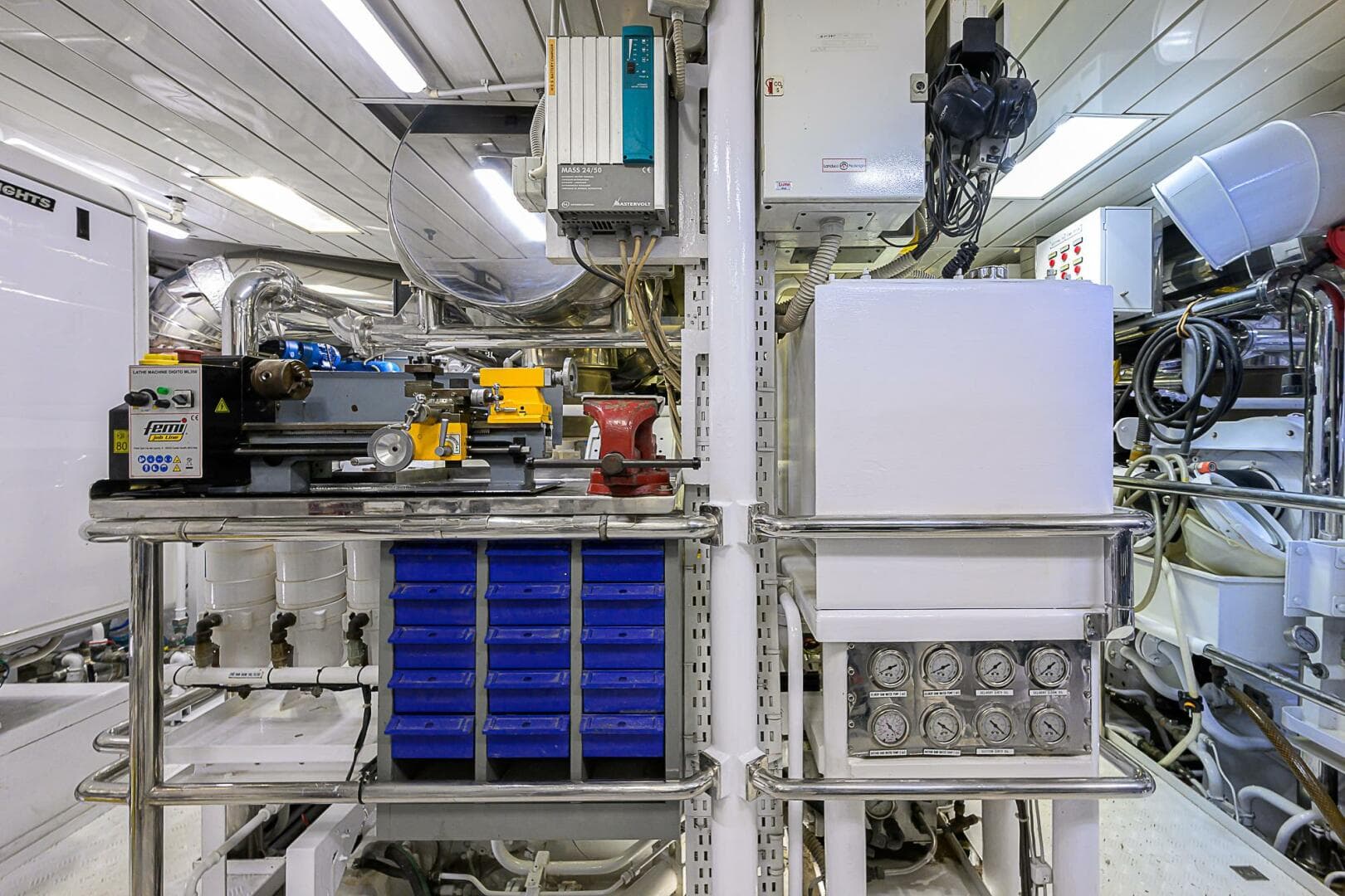 2005 Benetti Vision 145