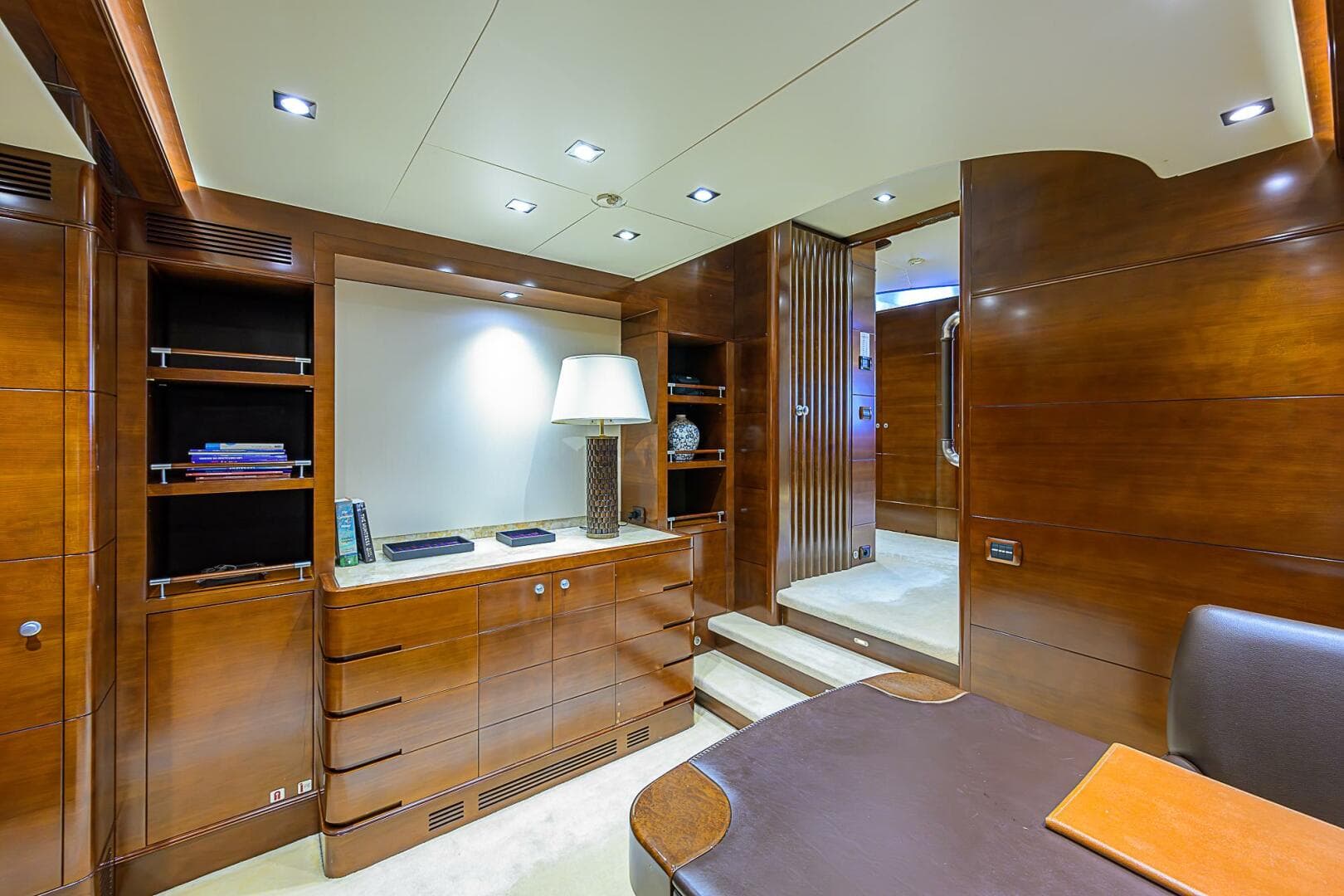 2005 Benetti Vision 145
